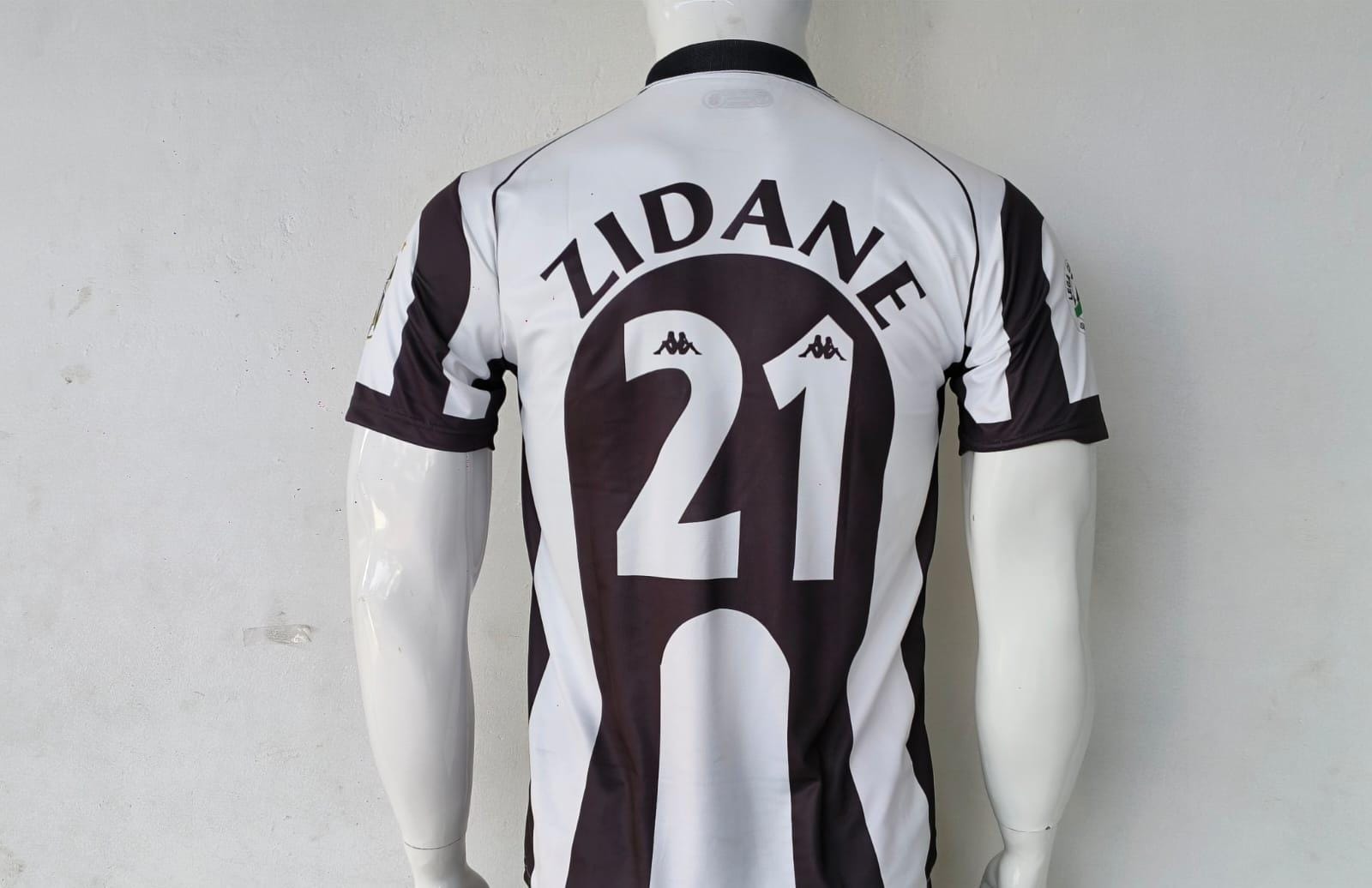 Juventus 1997-98 home  (ZIDANE) - View 2